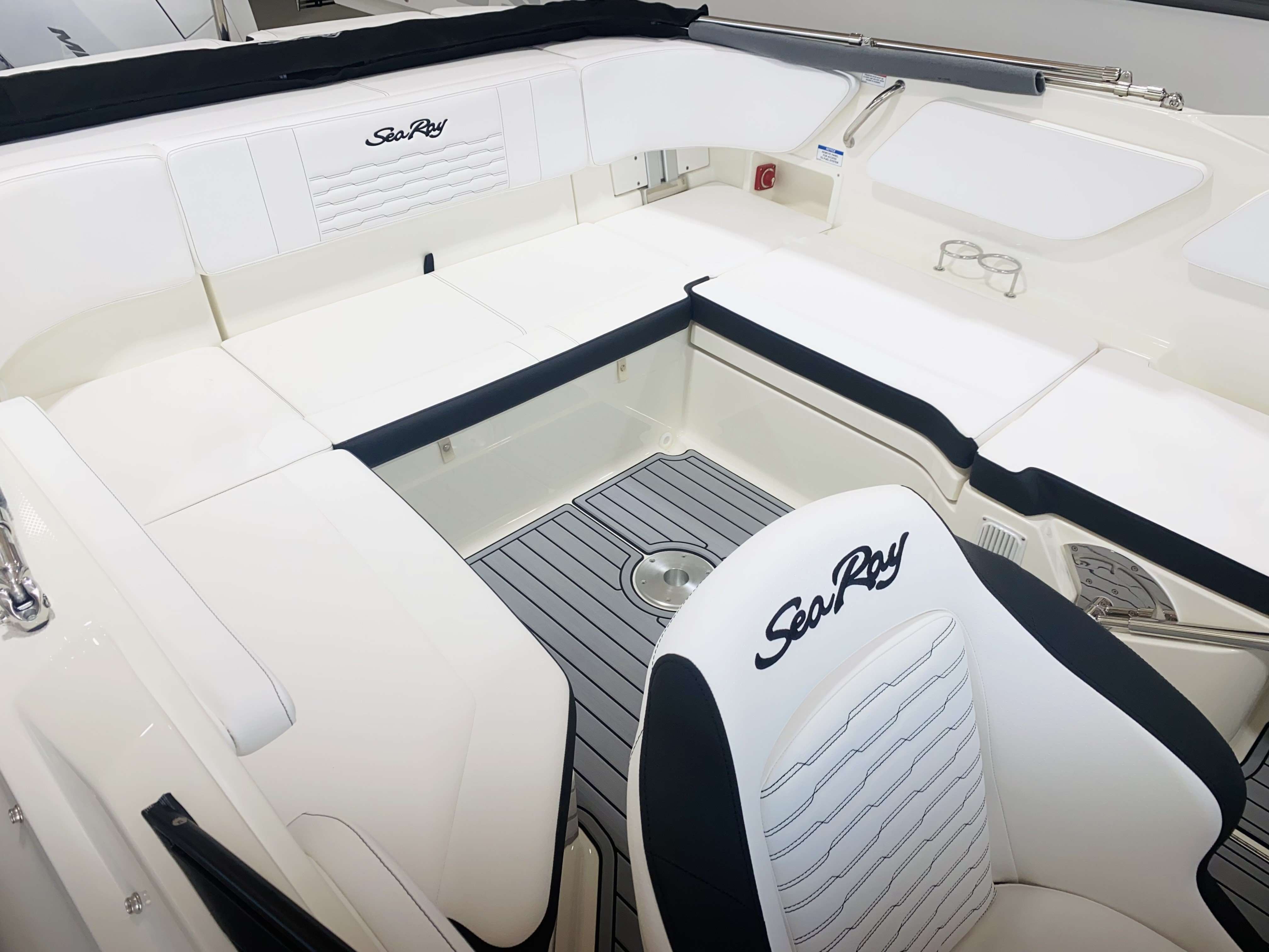 slider 5 Sea Ray  210 SPX